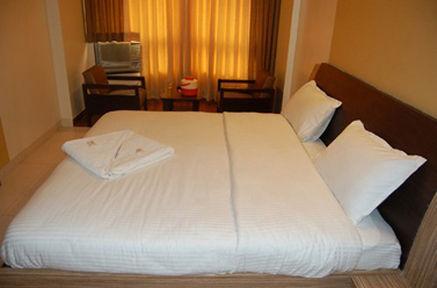 Hotel Bhagyalaxmi Sirdi Szoba fotó