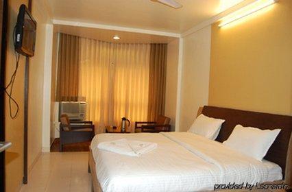 Hotel Bhagyalaxmi Sirdi Szoba fotó