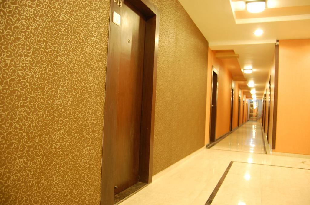 Hotel Bhagyalaxmi Sirdi Kültér fotó