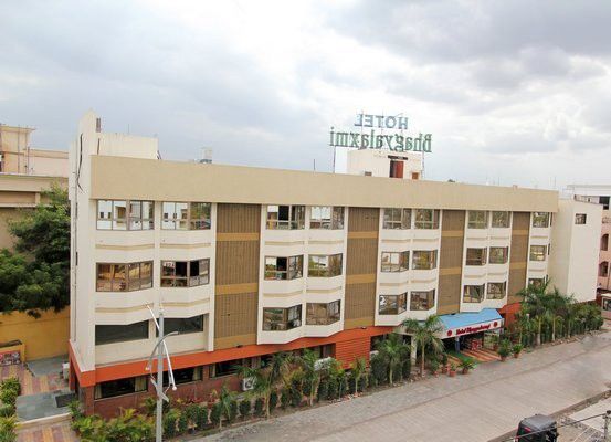 Hotel Bhagyalaxmi Sirdi Kültér fotó
