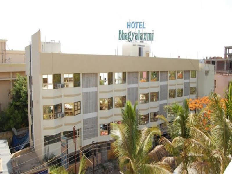 Hotel Bhagyalaxmi Sirdi Kültér fotó